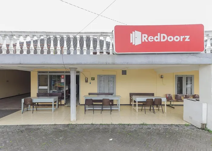Reddoorz At Cbr Residence Blimbing Malang